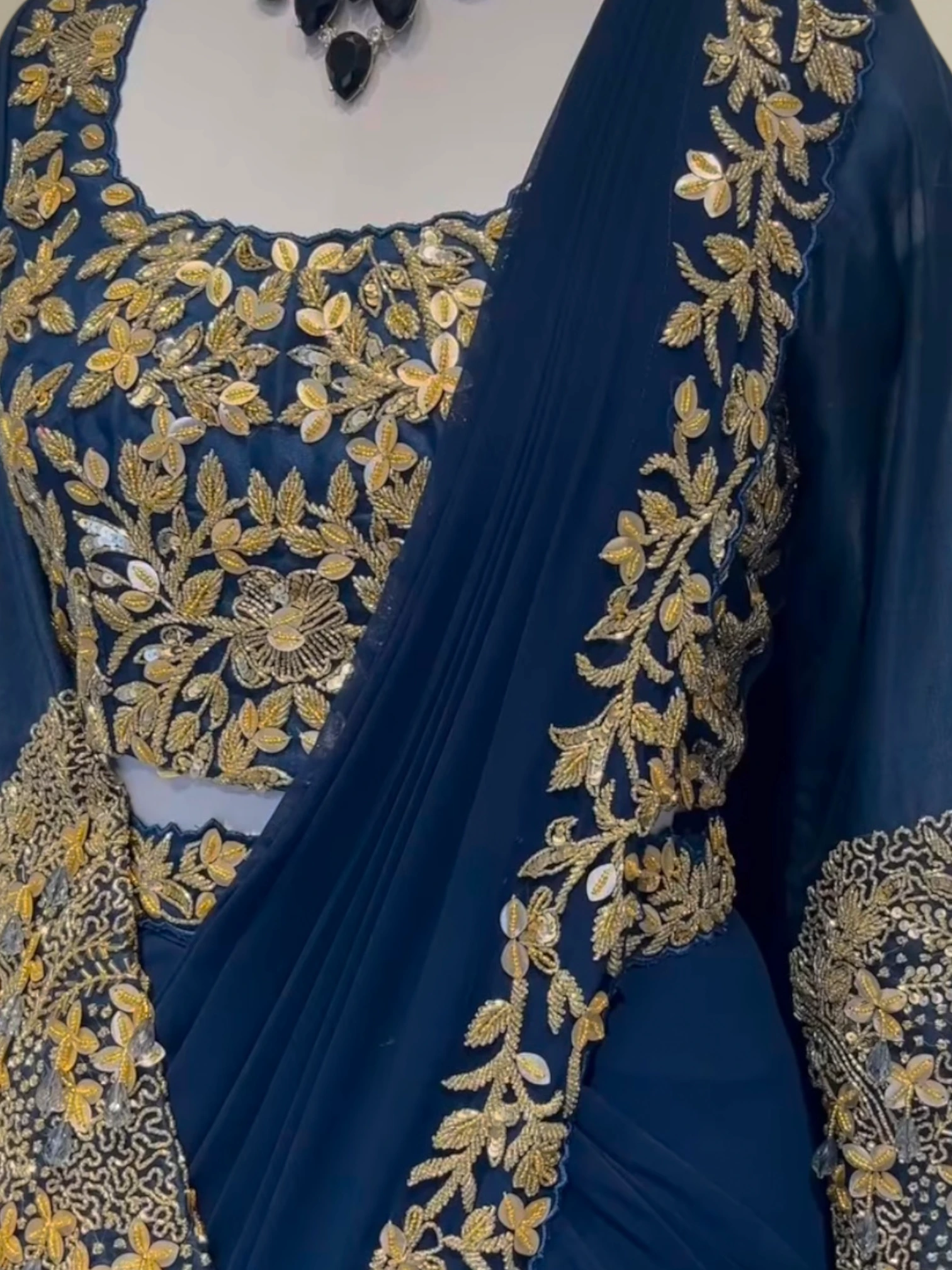 Multi layered versatile outfit0 product image