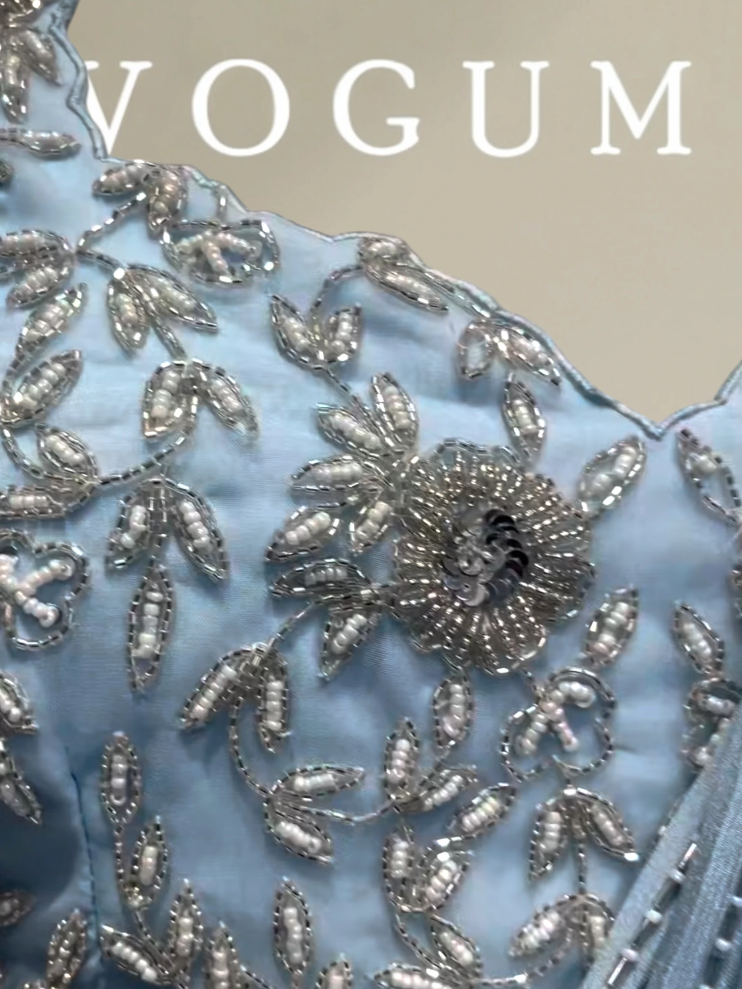 Stylish drape with flowy cape0 product image