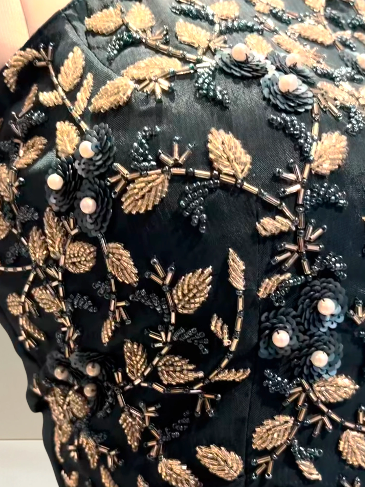 Side ruffle stylish drape0 product image